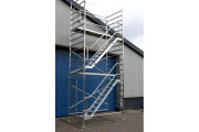 Aluminium rolsteiger 1.35 x 2.45 meter | met trappenhuis