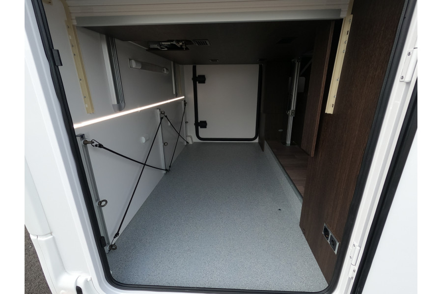 Automaat - Benimar Cocoon 496 - Camperverhuur aan de Vecht - 3