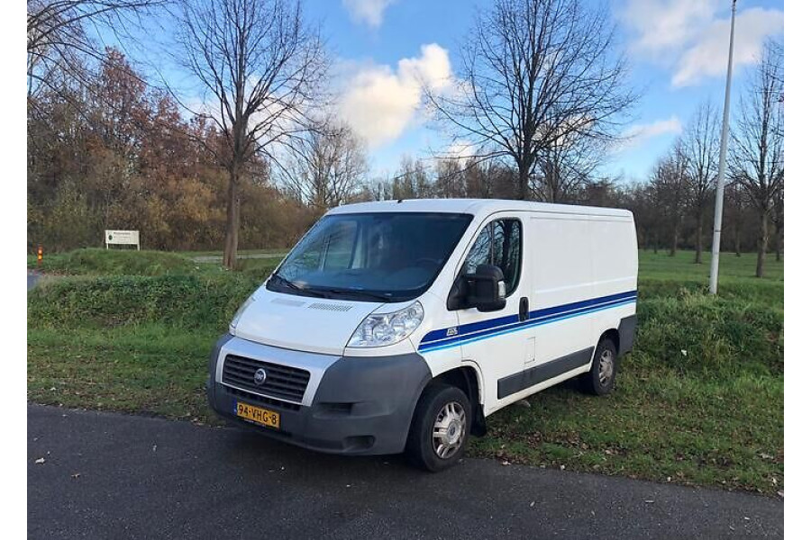 Fiat Ducato Vrachtbus - Rent a Brik Autoverhuur - 1