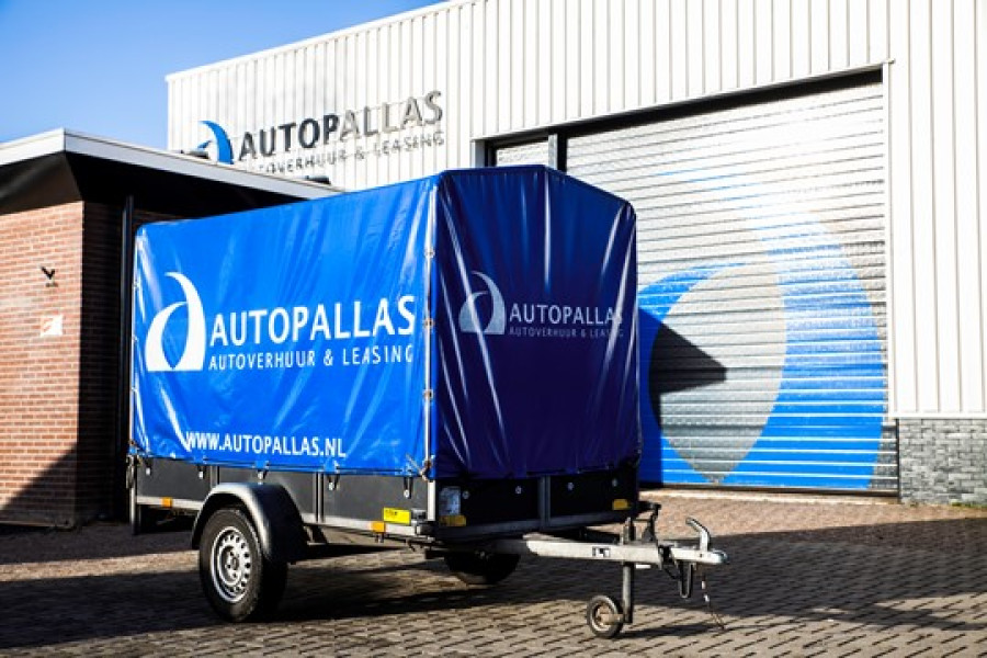 Aanhangwagen met huif - Autopallas Autoverhuur - 1