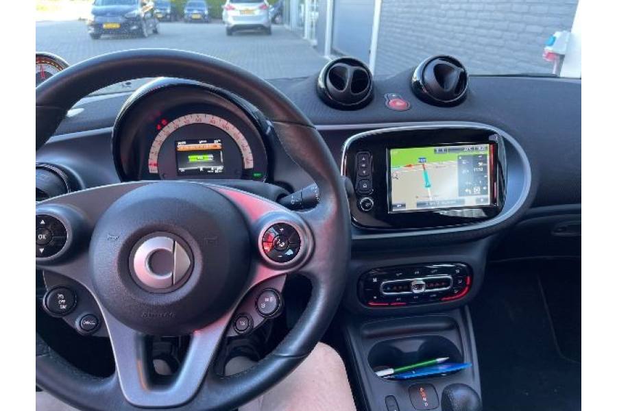 Hatchback | Smart 4four Electric - Wouter Hageman B.V. - 3