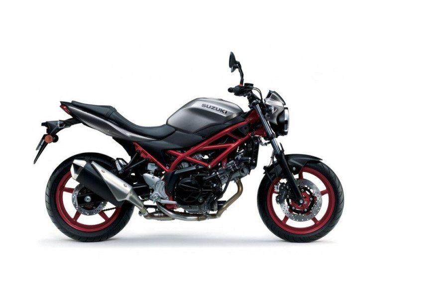 Naked bike huren l Suzuki SV 650 - TT Motoren Zwolle - 1