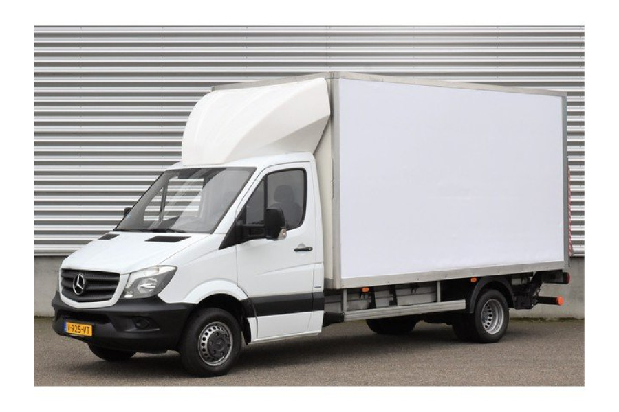 Bakwagen met laadklep huren - Ivan Autoverhuur Tilburg - 1