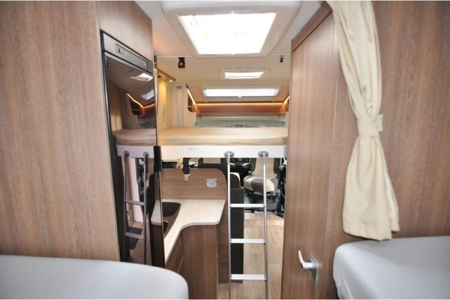 Half-integraal camper - Camperhuren.nl - 1