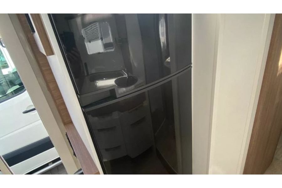 Pilote P746C Essentiel - Camper Centrum Groningen - 8