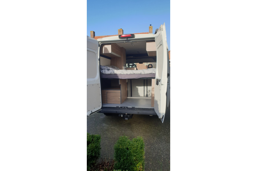 Citroën Jumper Camper - Camperbouw-verhuur Dongen - achterkant open