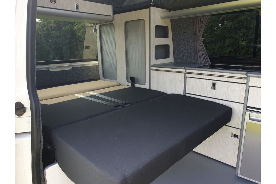 Volkswagen T5/T6 Camper 4 persoons KWB - Camperbouw-verhuur Dongen - 5