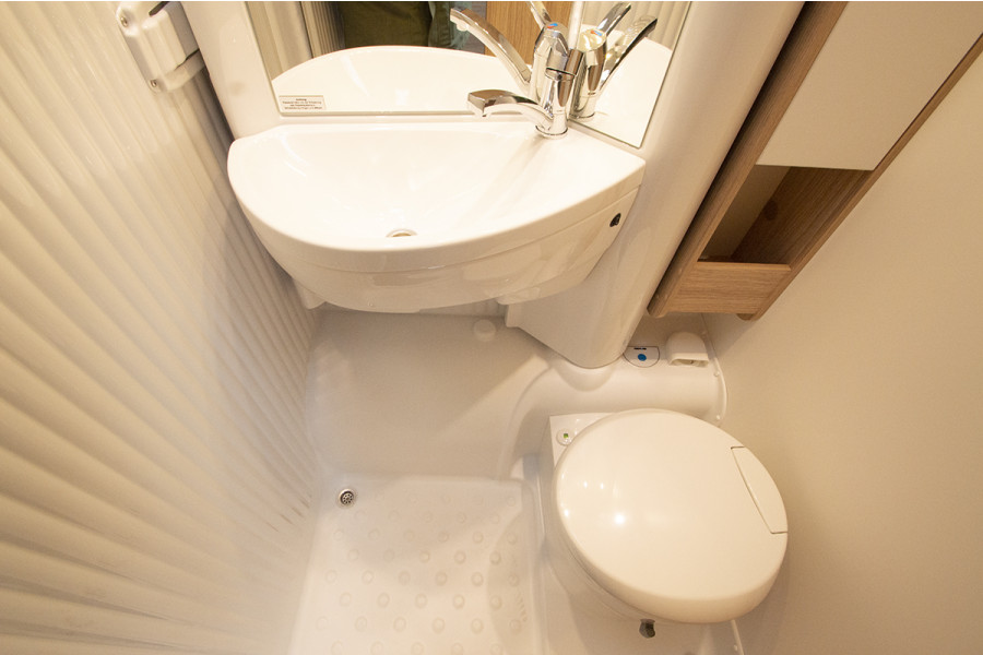 Camper 4 persoons - Campers & Cars - 6