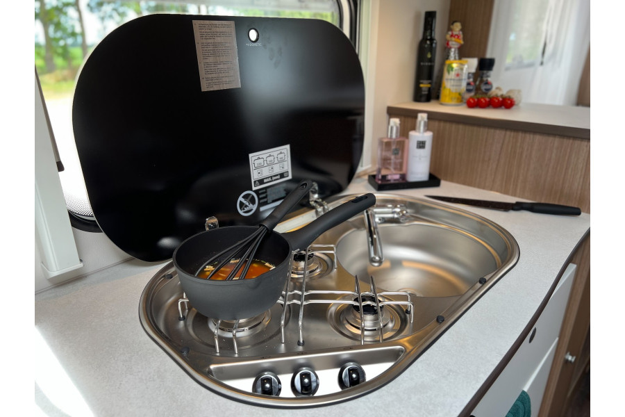 Half-integraal camper - JH Camperverhuur - 8