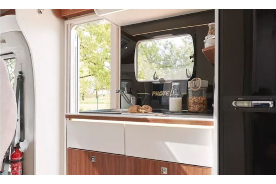 Pilote P650C - Camper Centrum Groningen - 6