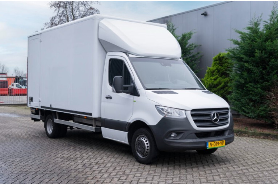 Bakwagen met laadklep | 20m3 - ffbusjehuren.nl - 1