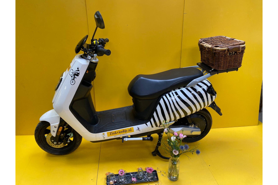 elektrische scooter - Ebike en Escooter verhuur 't Zinkviooltje - 2