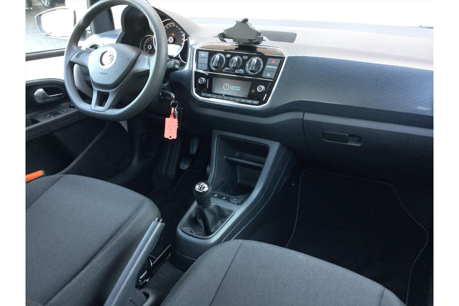 Hatchback | Volkswagen UP - Autobedrijf Wouter Hageman - 2