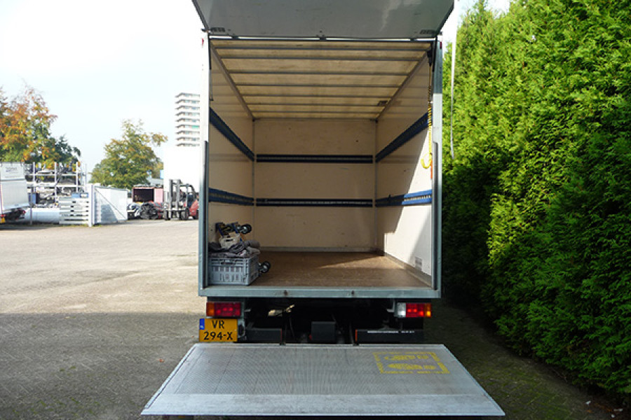 Bakwagen met laadklep - Tasman Verhuur - 2