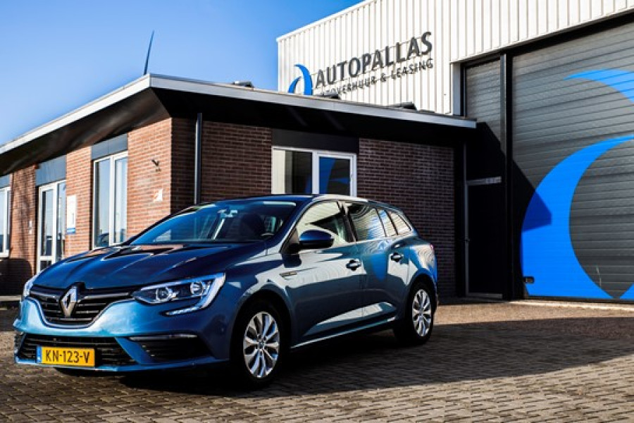 Personenwagen met trekhaak - Autopallas Autoverhuur - 1