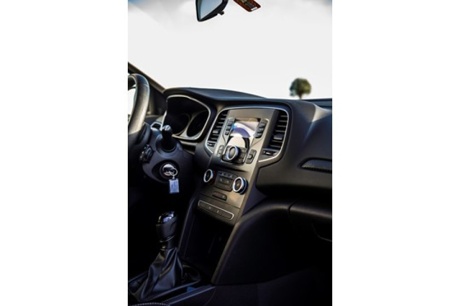 Personenwagen met trekhaak - Autopallas Autoverhuur - 3