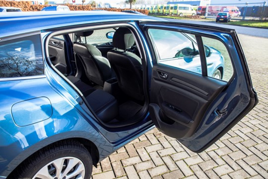 Personenwagen met trekhaak - Autopallas Autoverhuur - 5