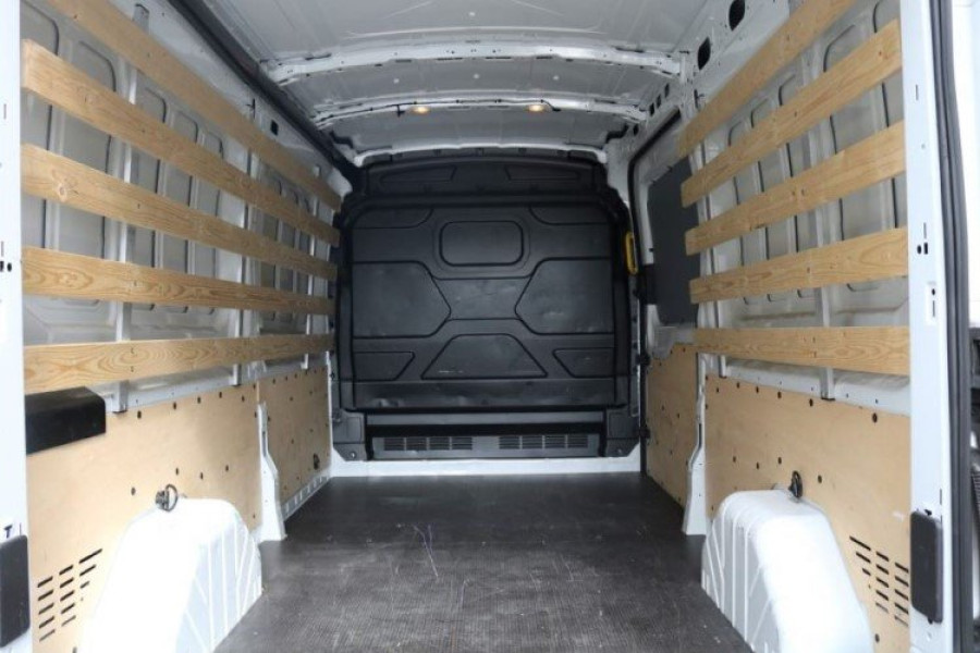 Bestelbus huren | Ford Transit - 11 m3, verhoogd en verlengd - Helm Autoverhuur - 1