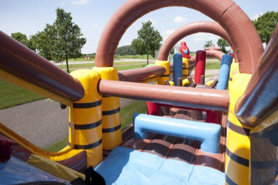 Hindernisbaan | Piratenschip - Yvons springkussenverhuur - 1