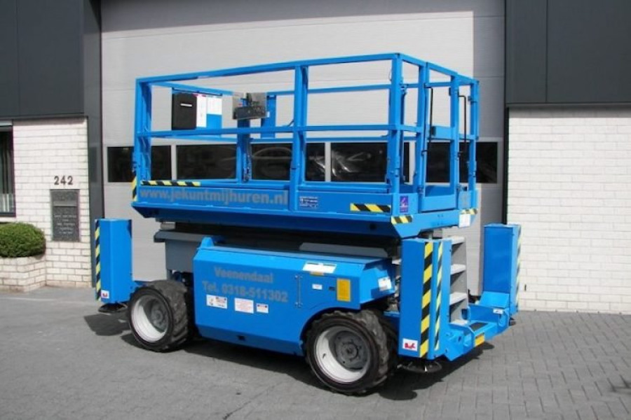 Schaarhoogwerker diesel | v.a. 10 meter - Jekuntmijhuren.nl - 1