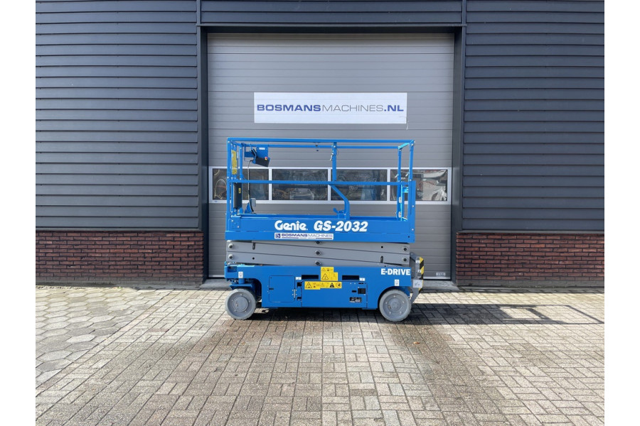 Schaarhoogwerker elektrisch | 14m - Bosmans Machines B.V. verhuur - verkoop - 1