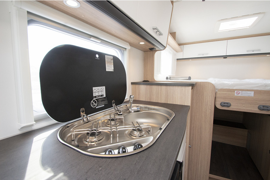 Camper 4 persoons Sunlight V66 - Campers & Cars - 4