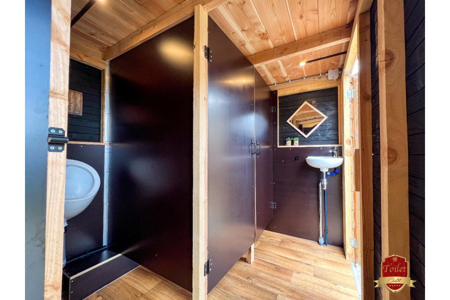 Toilet Chalet Deluxe - Toilet Chalet - 3