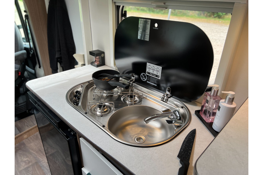 Half-integraal camper - JH Camperverhuur - 10