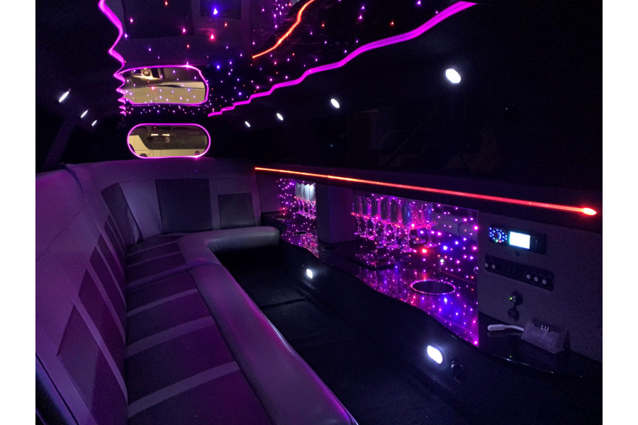 Chrysler Limousine wit - deBusSpecialist - deLimoSpecialist - 4