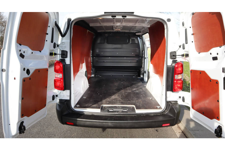 Bestelbus | 6m3 - Blankert Autoverhuur - 6