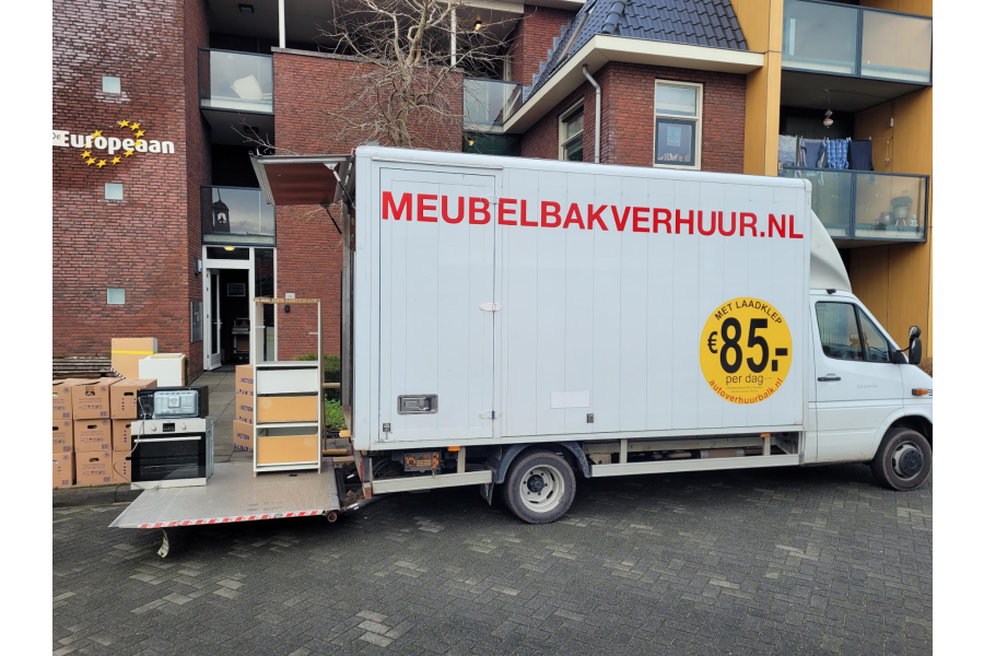Bakwagen met laadklep - Meubelbak verhuur - 4