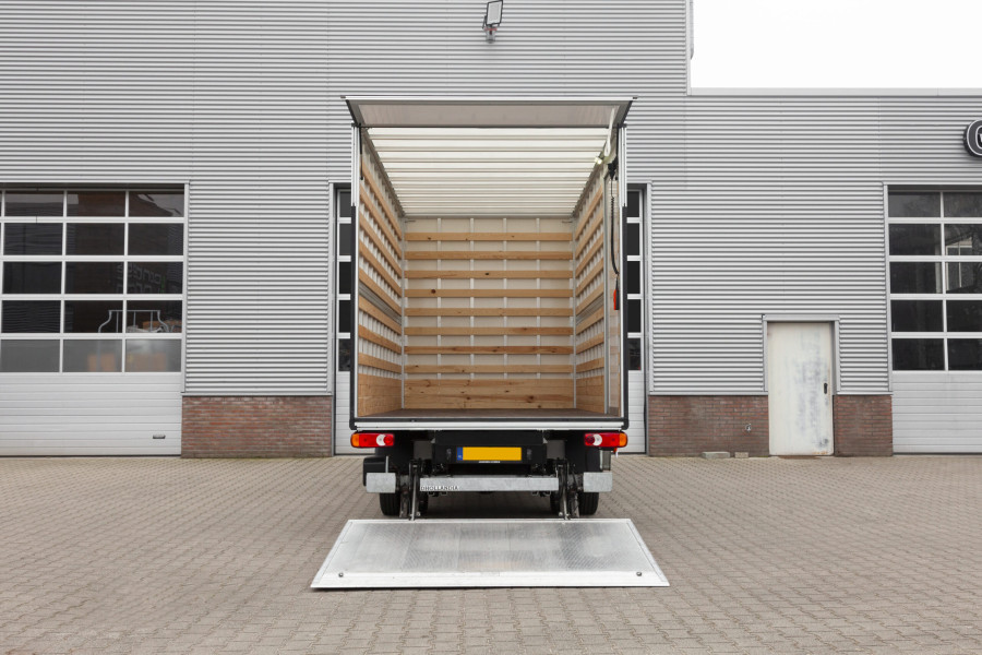 Bakwagen met laadklep - Autoverhuur Harrie v.d. Putten - 5