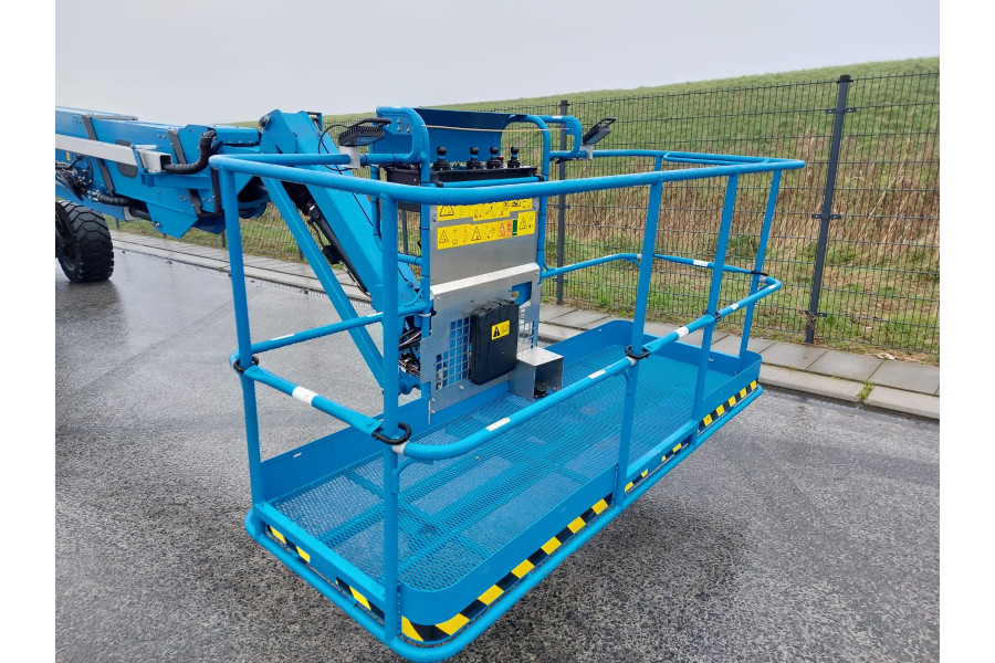 Telescoophoogwerker 40,1m - Van Adrighem - 7