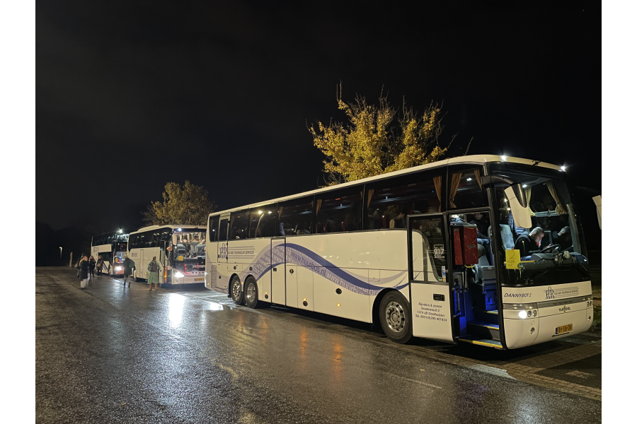 62 persoons (44 Royal Class) - Rijnders Touringcars - 2