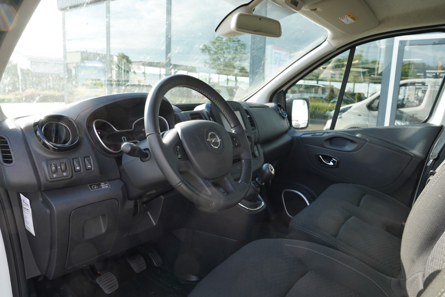 Personenbus 6 persoons - Automobielbedrijf Moret - 2