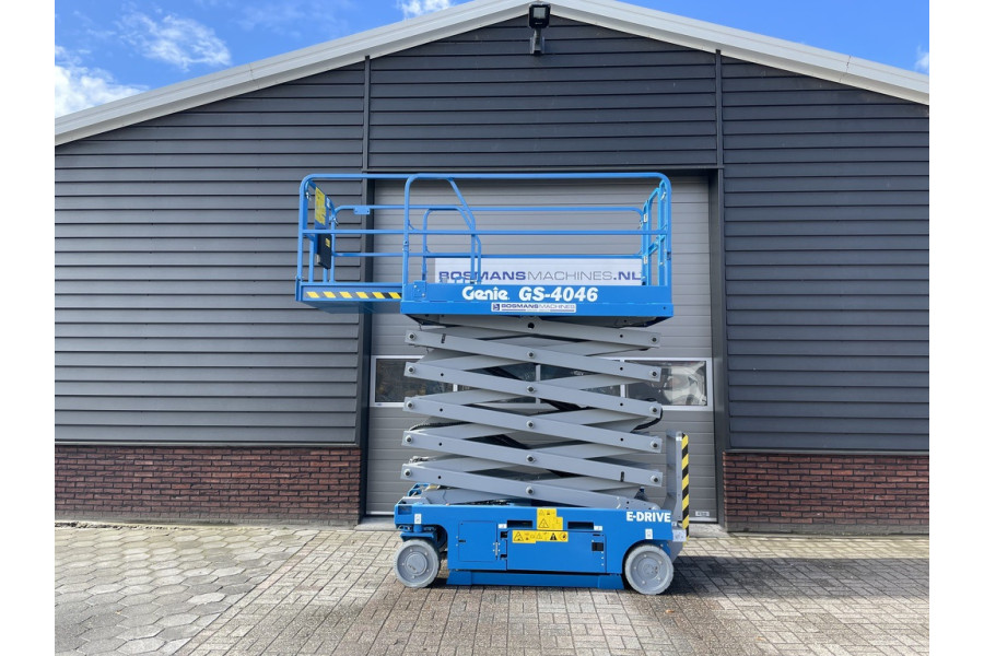 Schaarhoogwerker | 14m - Bosmans Machines B.V. verhuur - verkoop - 2